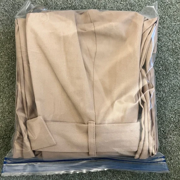 NWT LINEN BEIGE STRAPLESS JUMPSUIT WITH ADJUSTABLE BELT AND RUCHED ELASTIC BACK - Picture 3 of 9